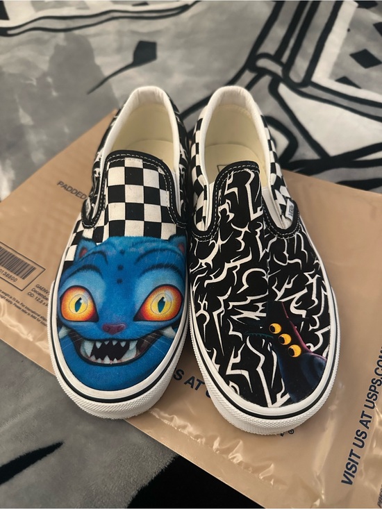 Vans Shoes - Vans x Kpop demon hunter